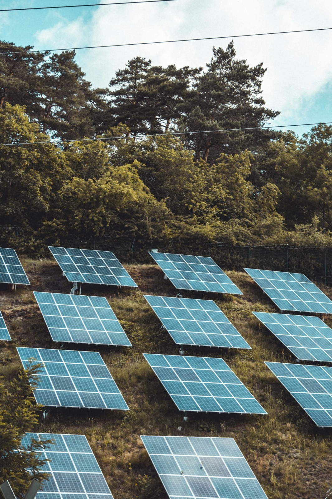 Panneaux solaires sur un coteau